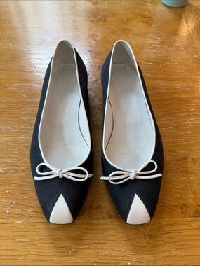 CHANEL Black and White Pointed Toe Bow Ballet Flats